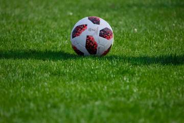 央视和FIFA的转播权之争，结局会如何？（配图示意）